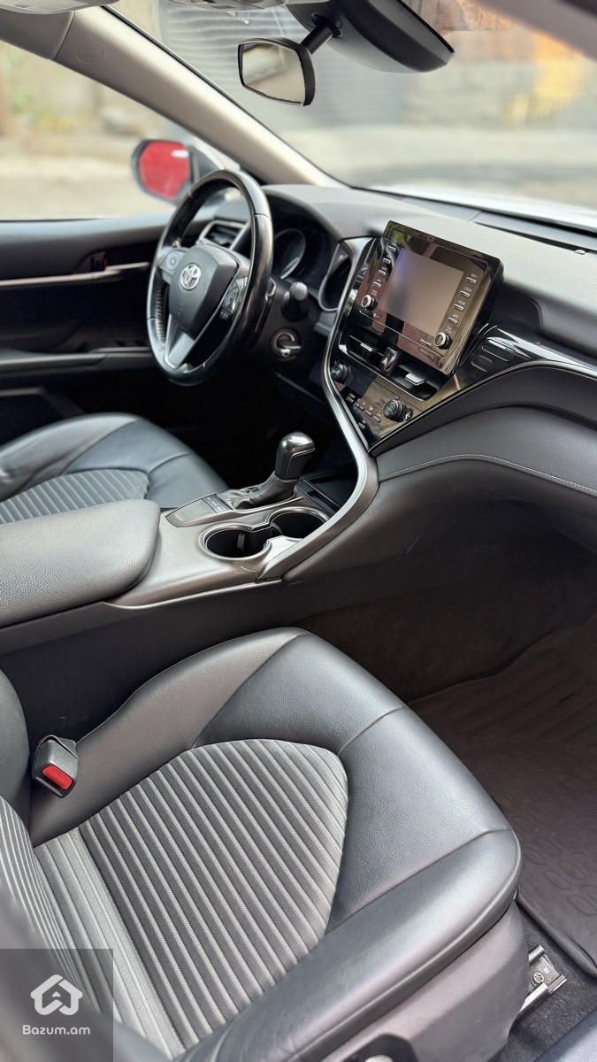 Toyota Camry 2022 - image 8