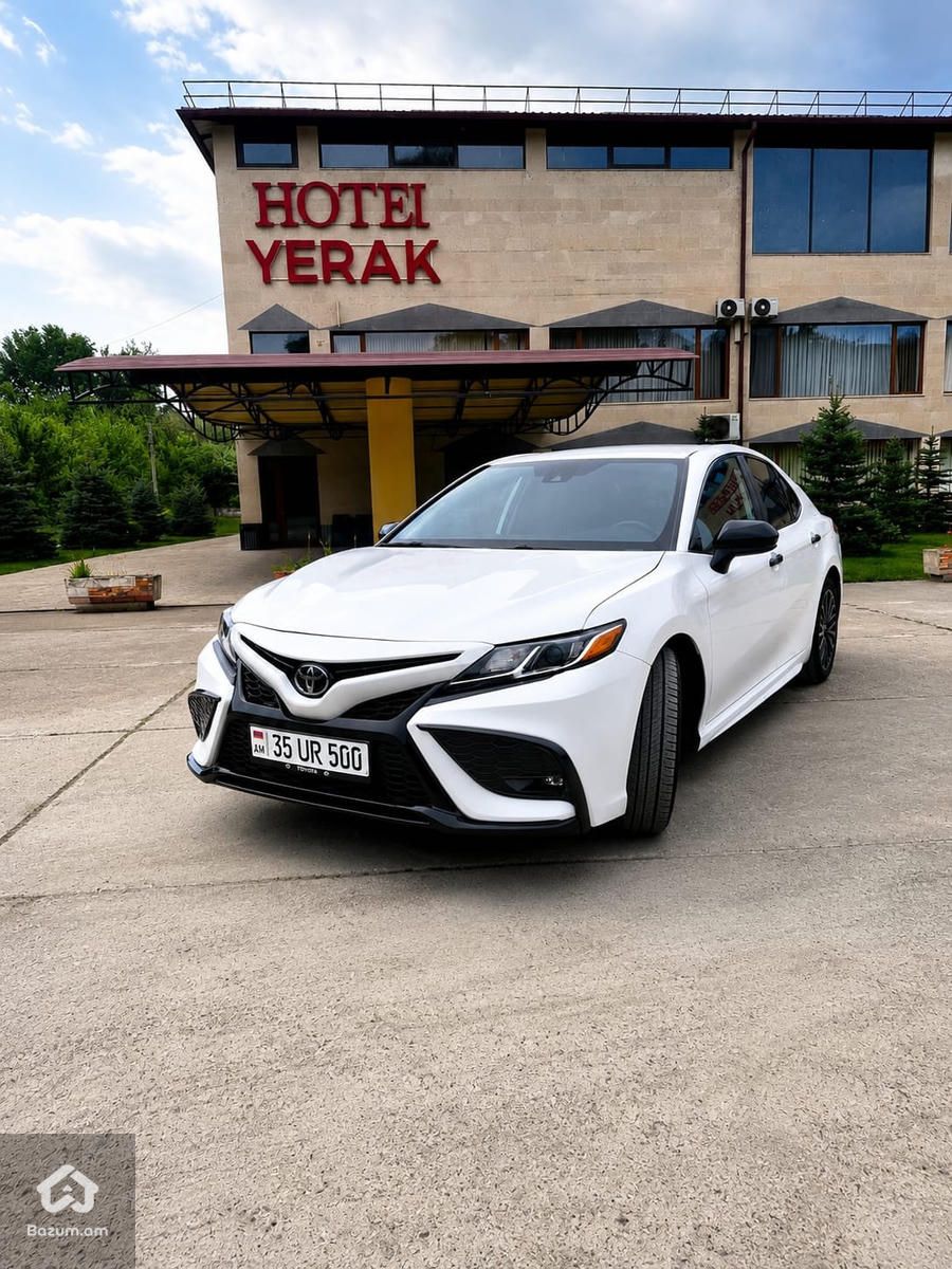 TOYOTA CAMRY V70 SE - image 3