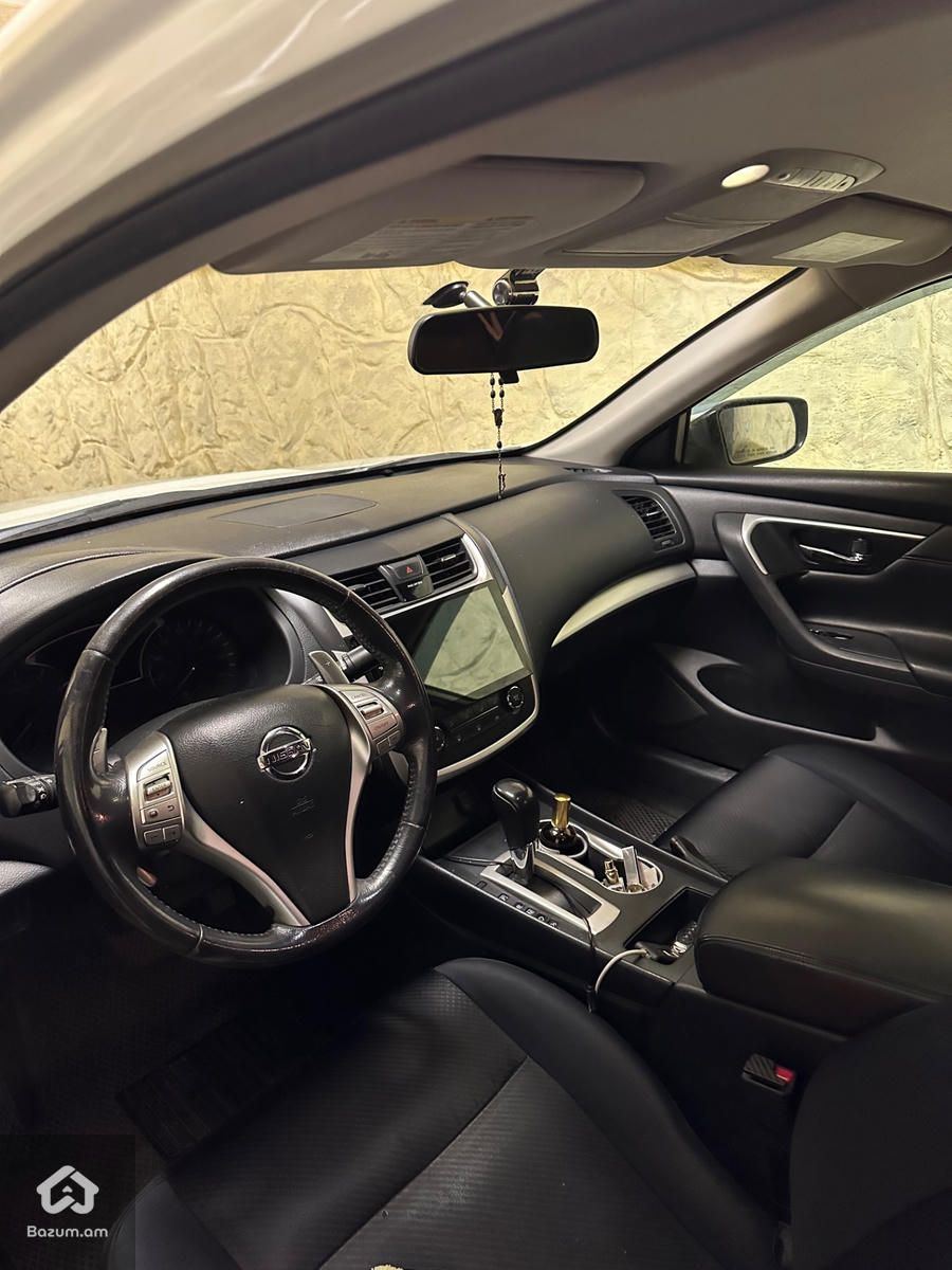 Nissan Altima SR - image 5