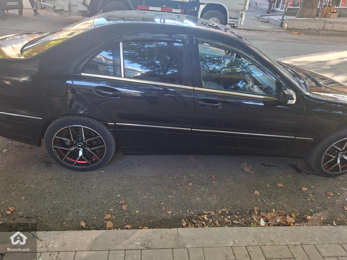 Mercedes-Benz C 230 2002 - image 2