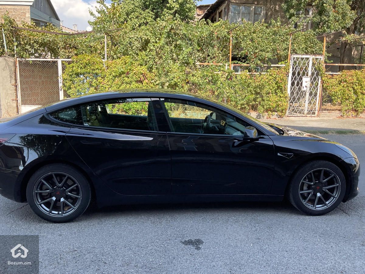 Tesla Model 3 2022 - image 2