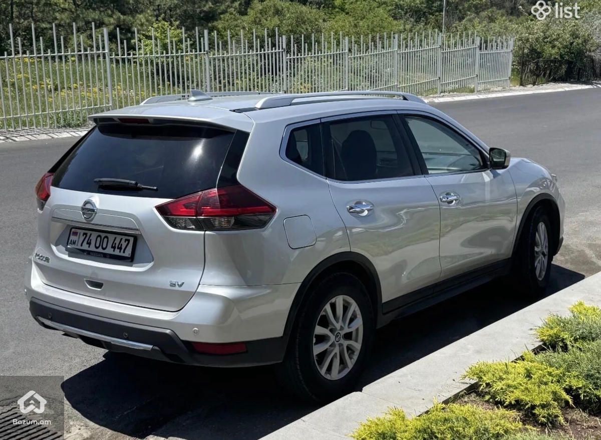 Nissan Rogue 2019 SV - image 3
