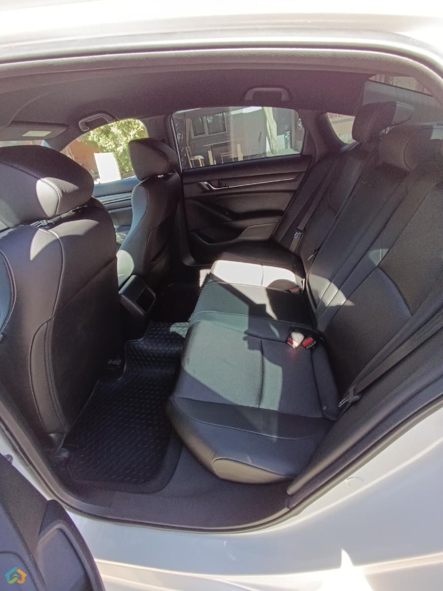 Honda accord - image 9