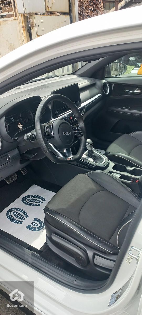 KIA FORTE GT LINE - image 8