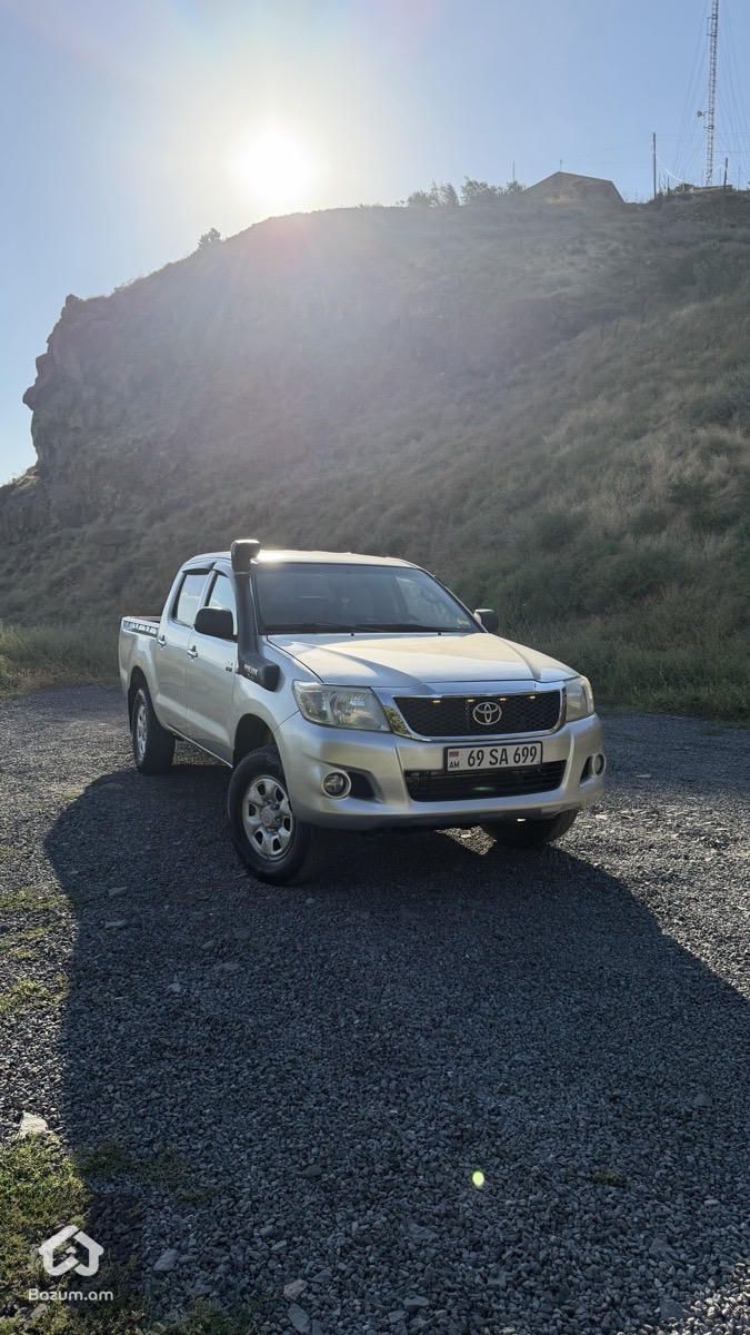 Toyota Hilux 2011