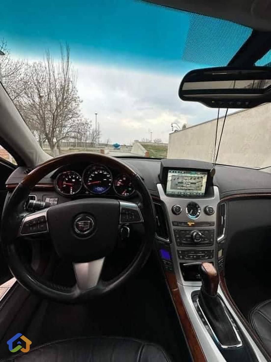 Cadillac - image 4