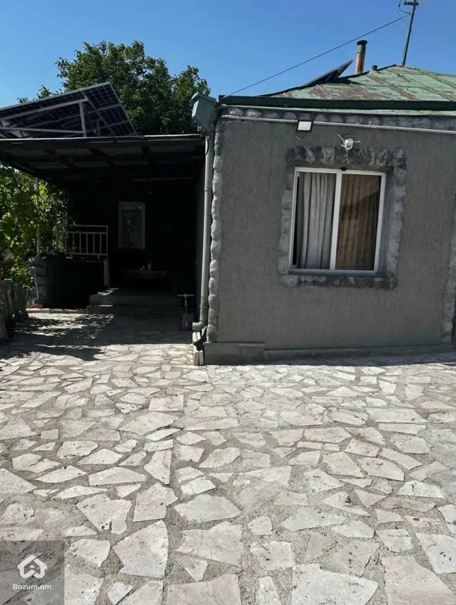 Վառավում է տուն Եղվարդում 100քմ , 400 քմ հող, 1-ին գըծ - image 2