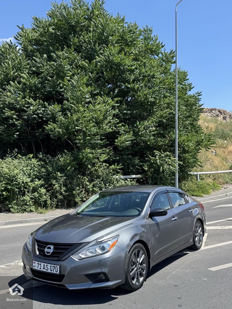 Nissan Altima SR - image 6