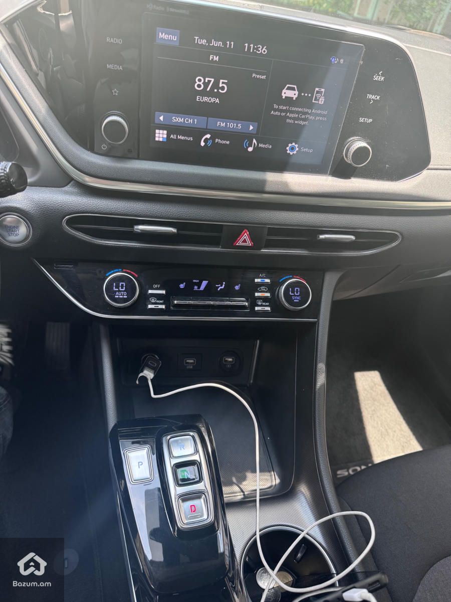 Hyundai Sonata - image 10