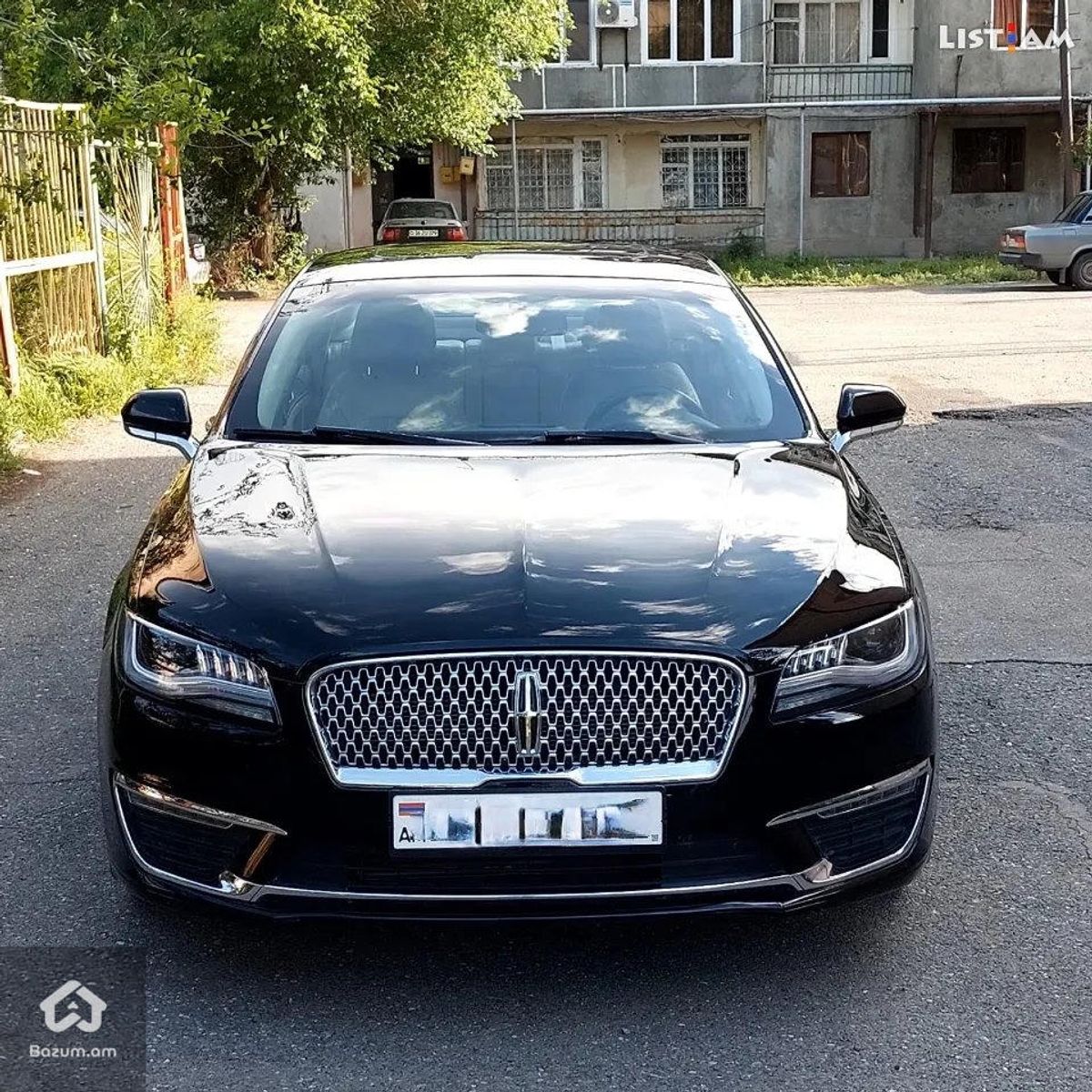 Lincoln MKZ 2017 - image 1