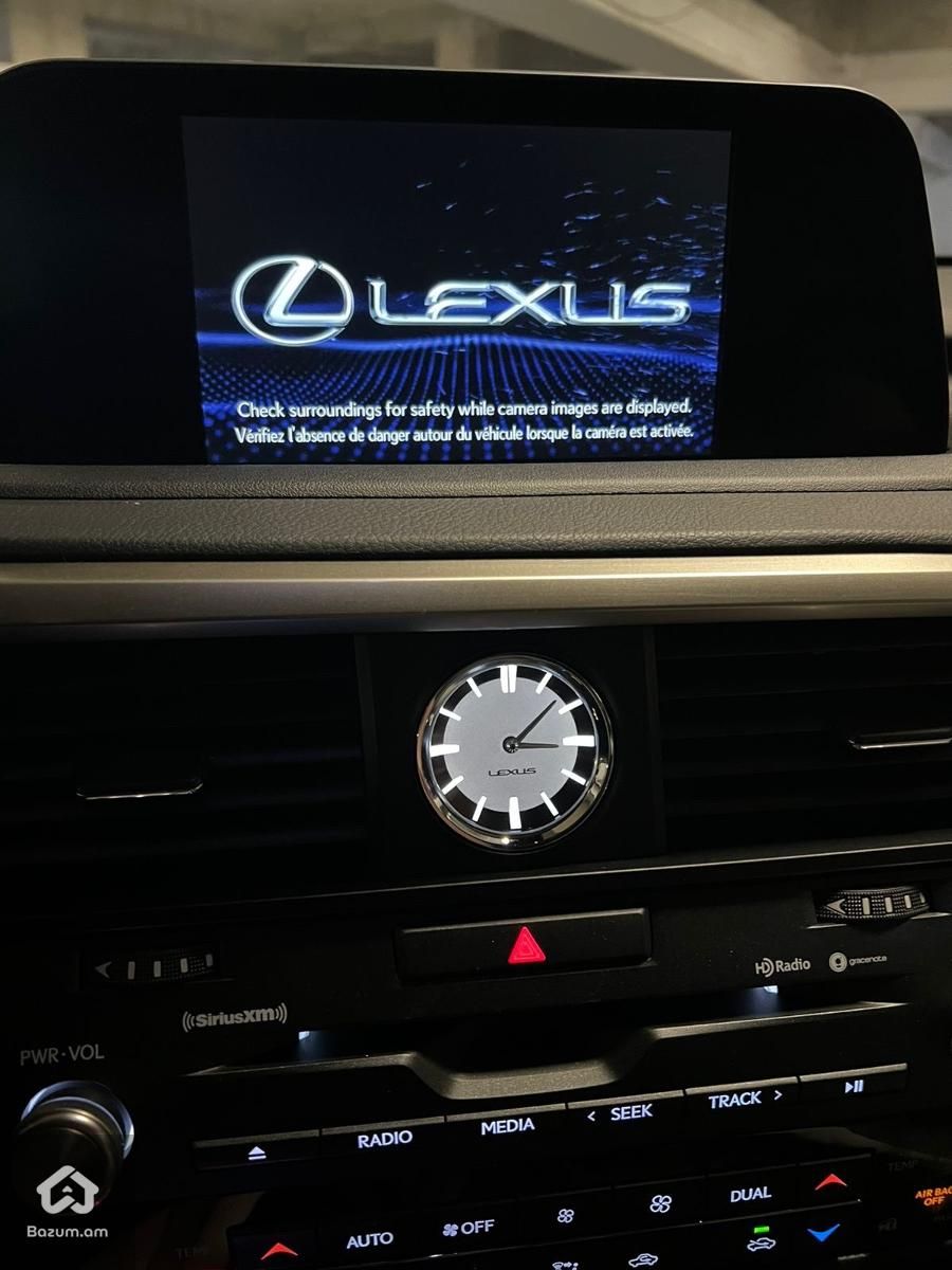 2021 Lexus RX350 - image 16