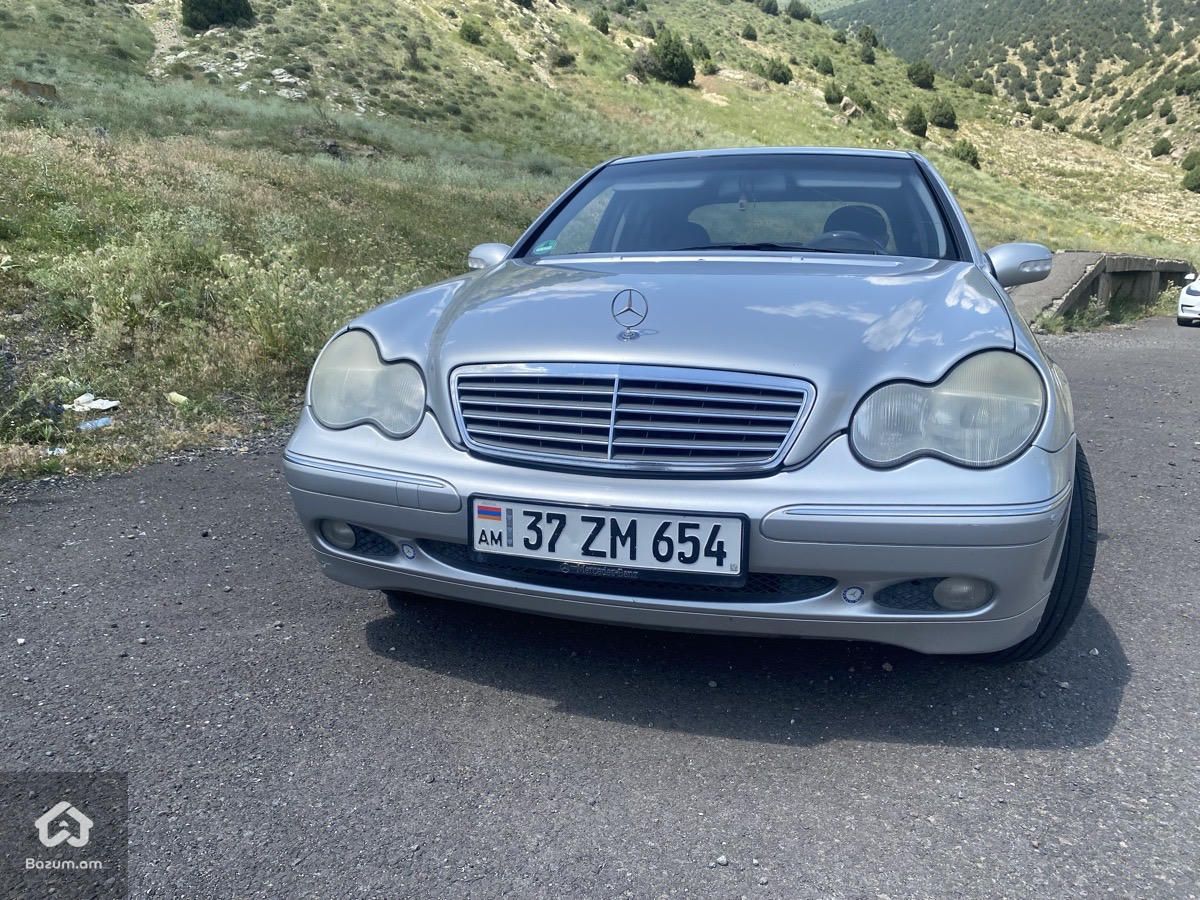 Mercedes-Benz W203 - image 7