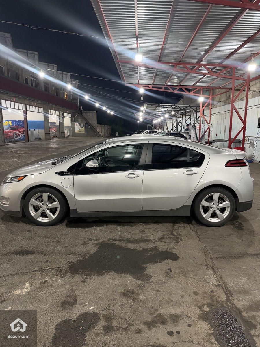 Chevrolet Volt 2013 - image 2
