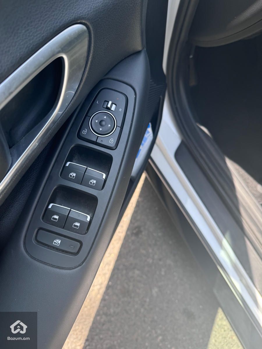 Hyundai Sonata - image 6