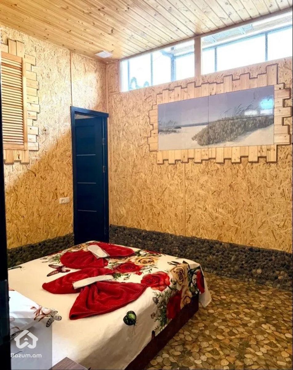 Saturn Garden Hotel - image 1