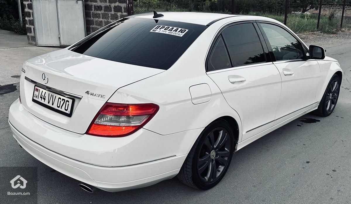 Mercedes-Benz W204 C300 - image 5