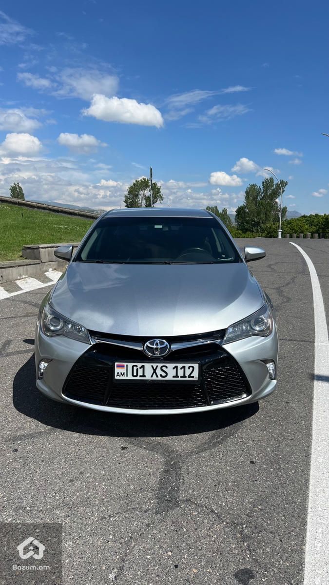 Toyota Camry XSE - image 1