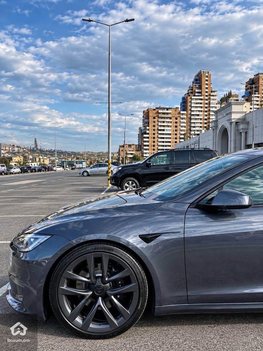 Tesla Model S 2023 - image 3