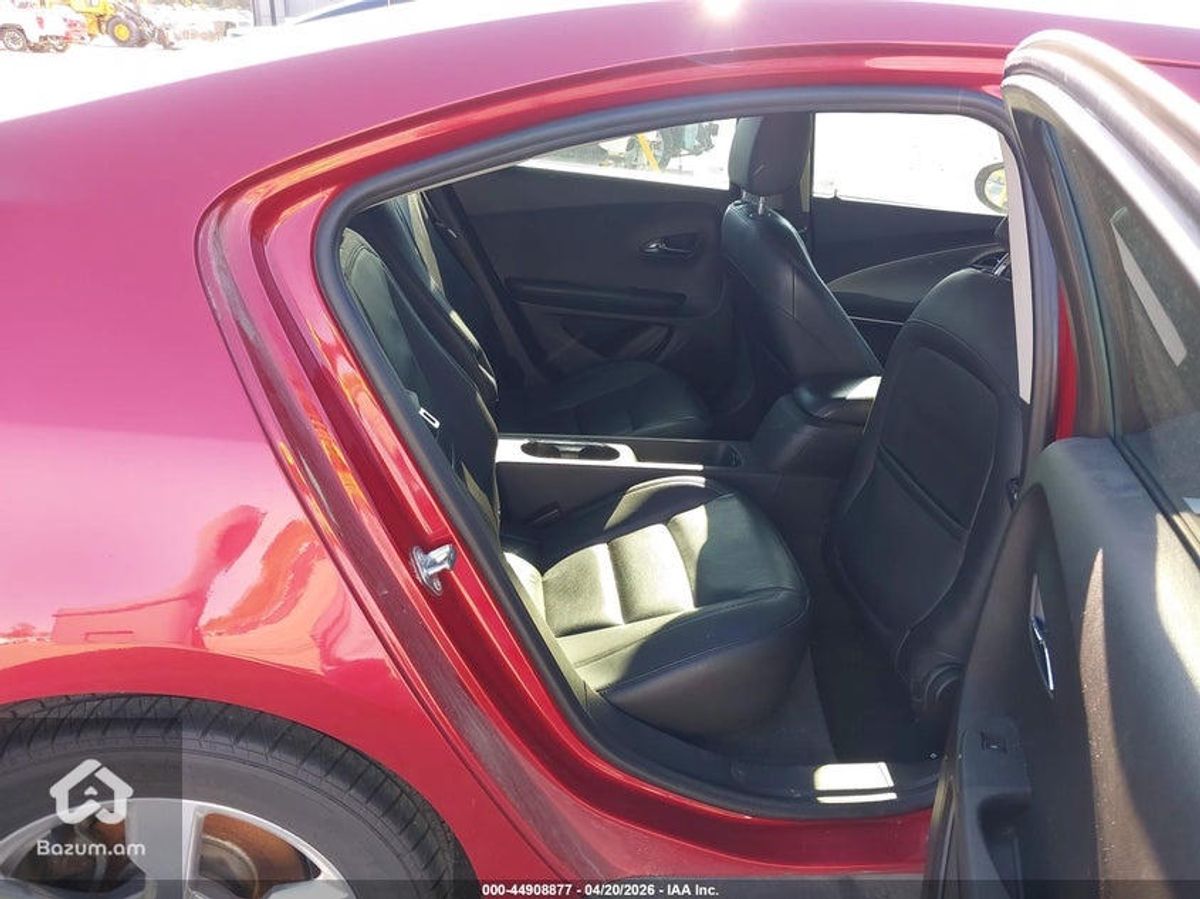 Chevrolet Volt 1 - image 6