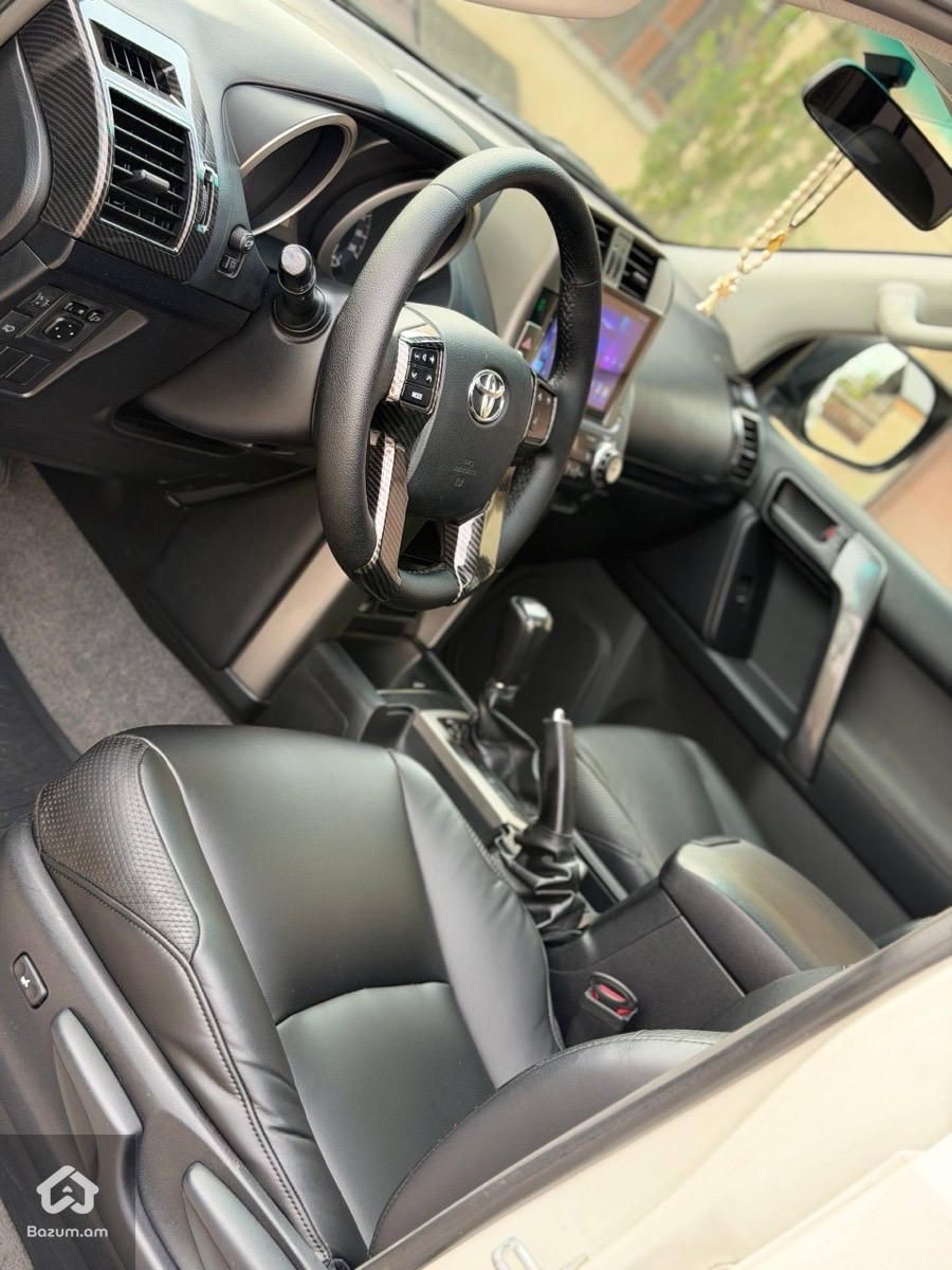 Toyota Land Cruiser Prado 2011 - image 8
