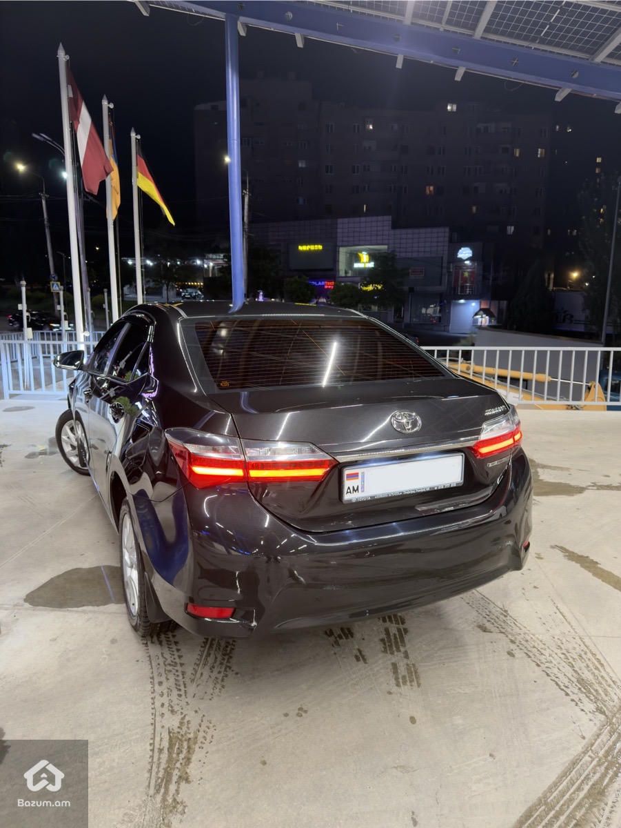 Toyota Corolla 2017 - image 4