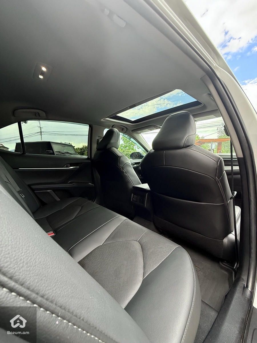 Toyota Camry 2021 HYBRID - image 9