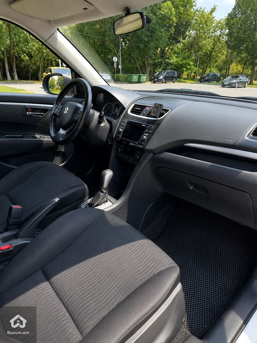 Suzuki Swift 2012 - image 8