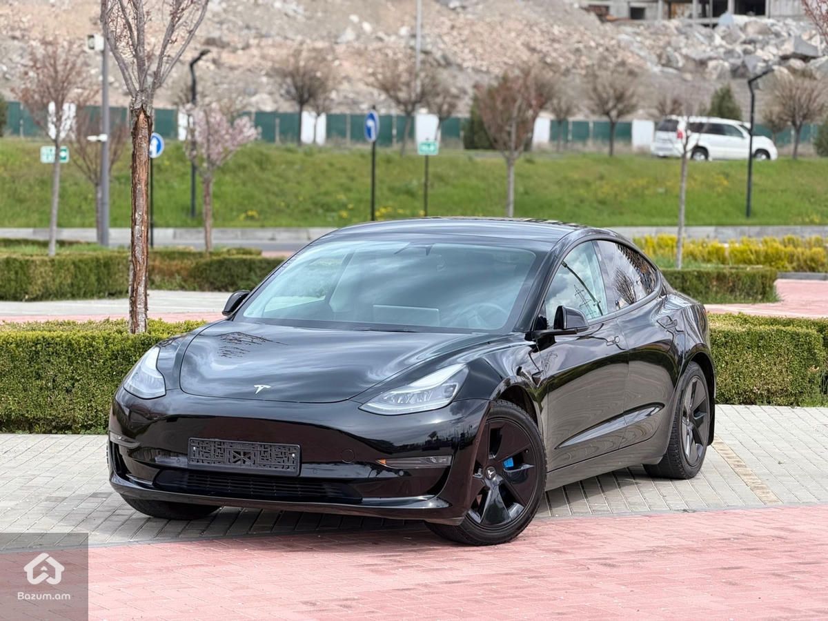 Tesla Model 3 - image 1