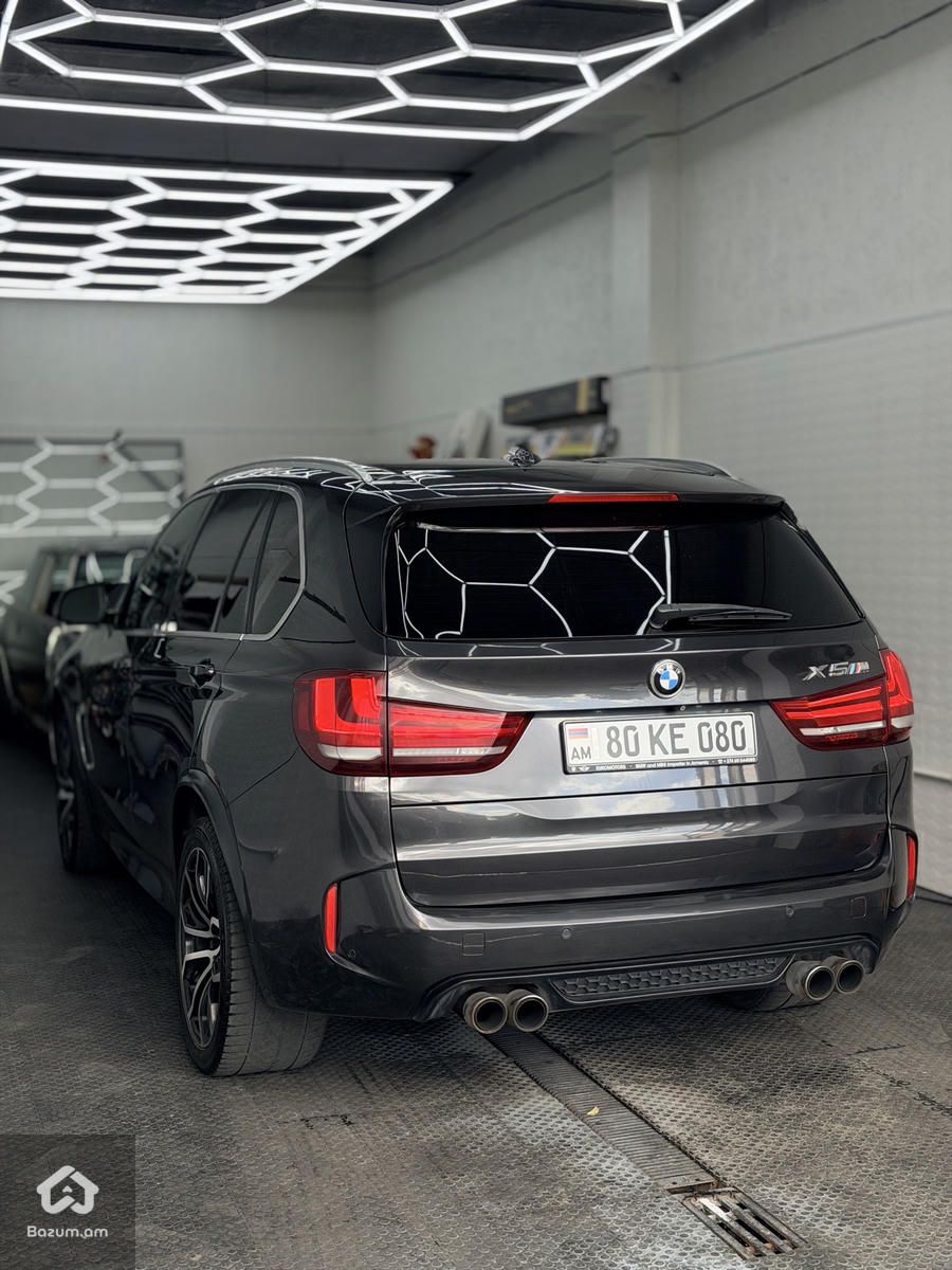 BMW X5 - image 6
