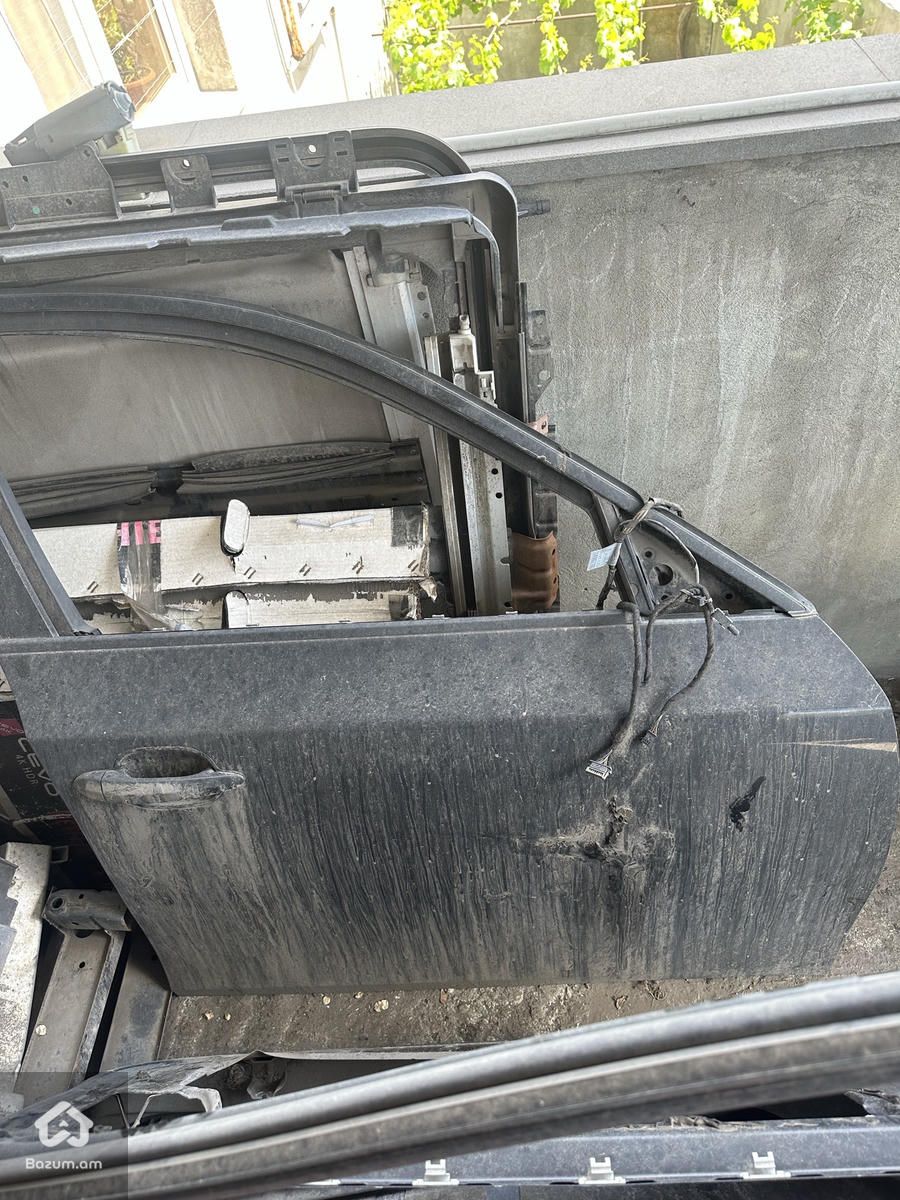 BMW E60 դիմացի դռներ սեվ հատիկով - image 2