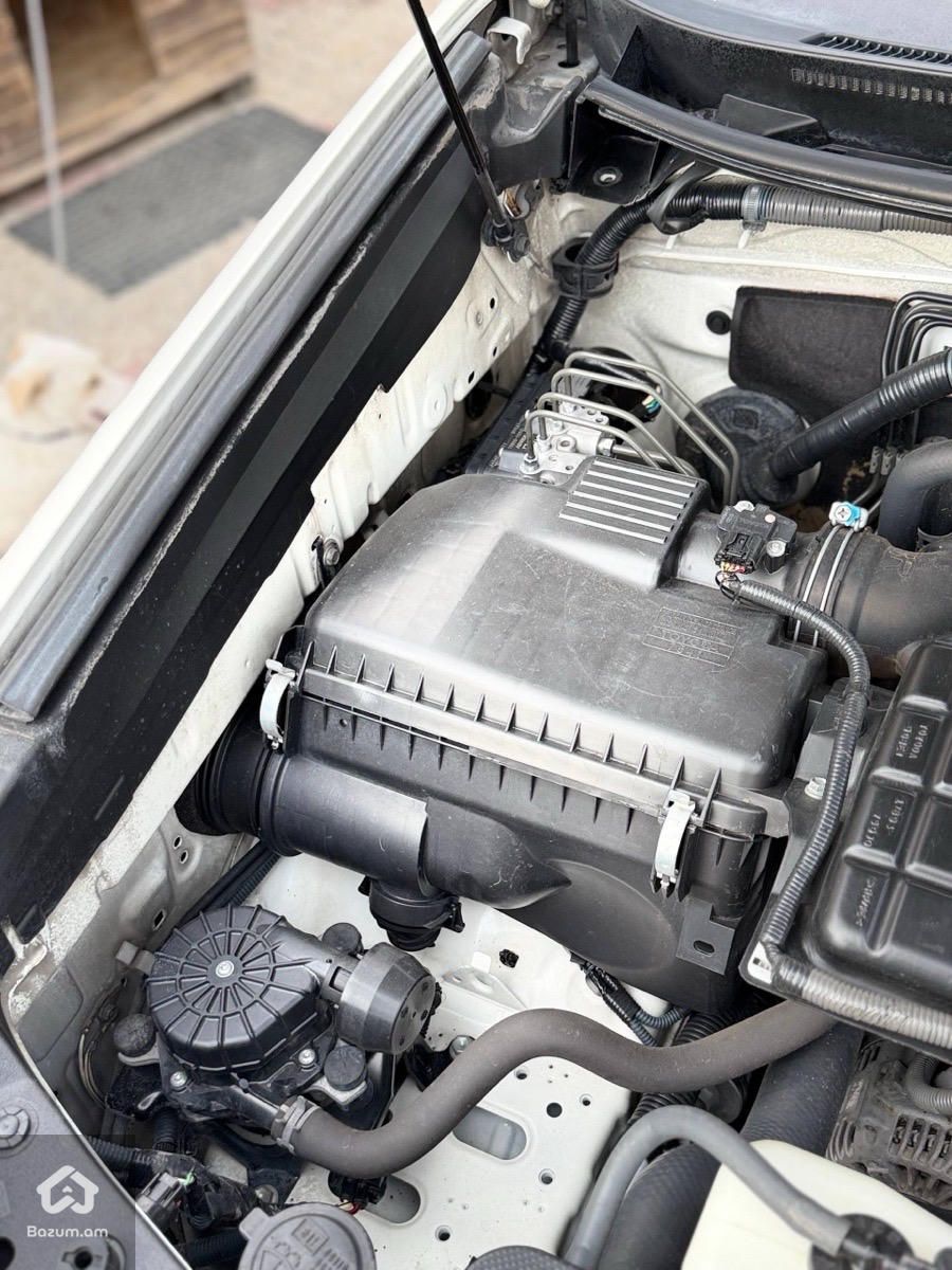 Toyota Land Cruiser Prado 2011 - image 14