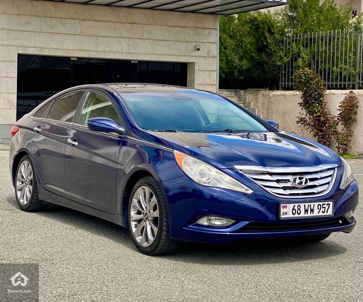Hyundai Sonata - image 1