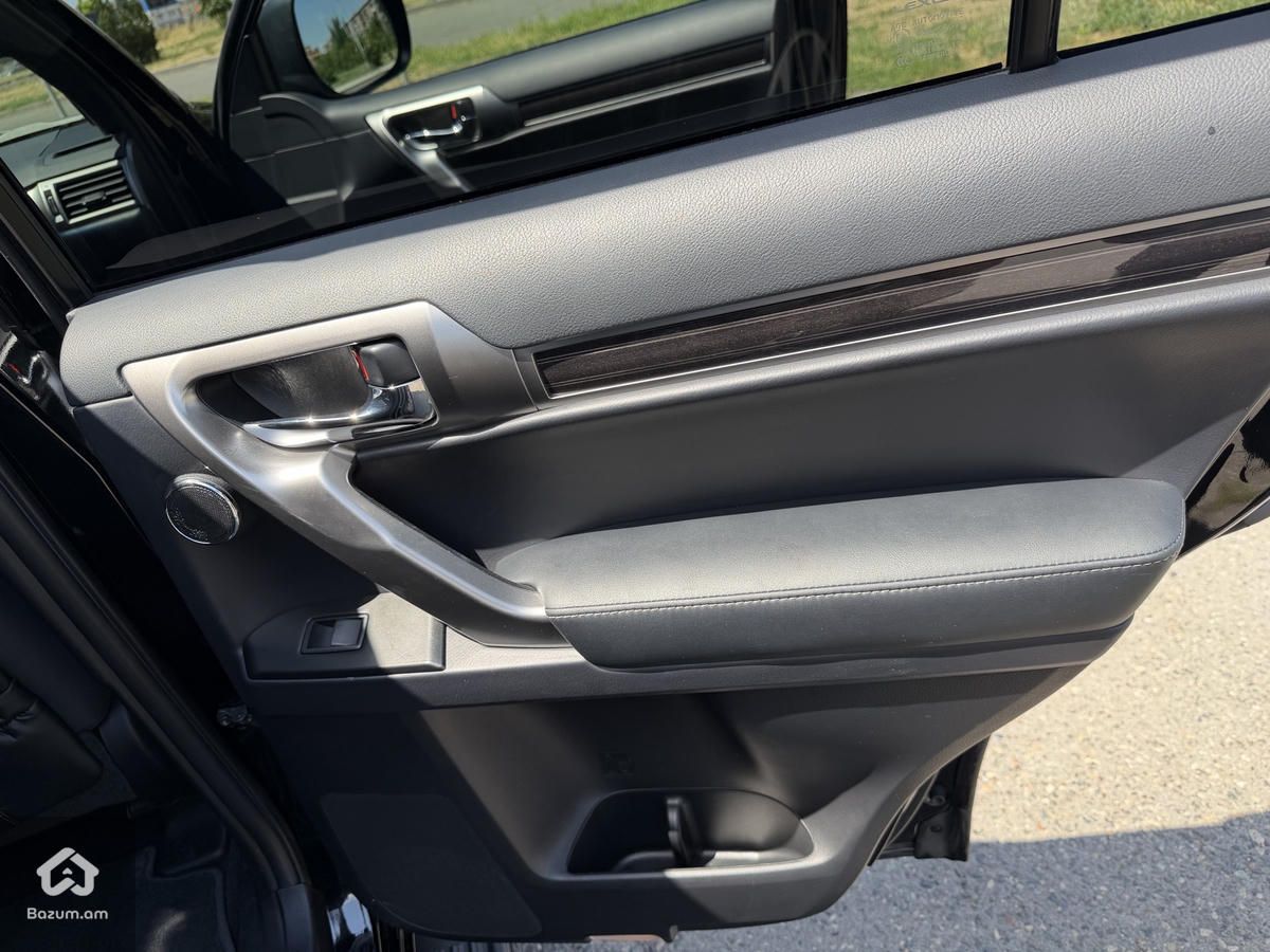 Lexus GX460 - image 14