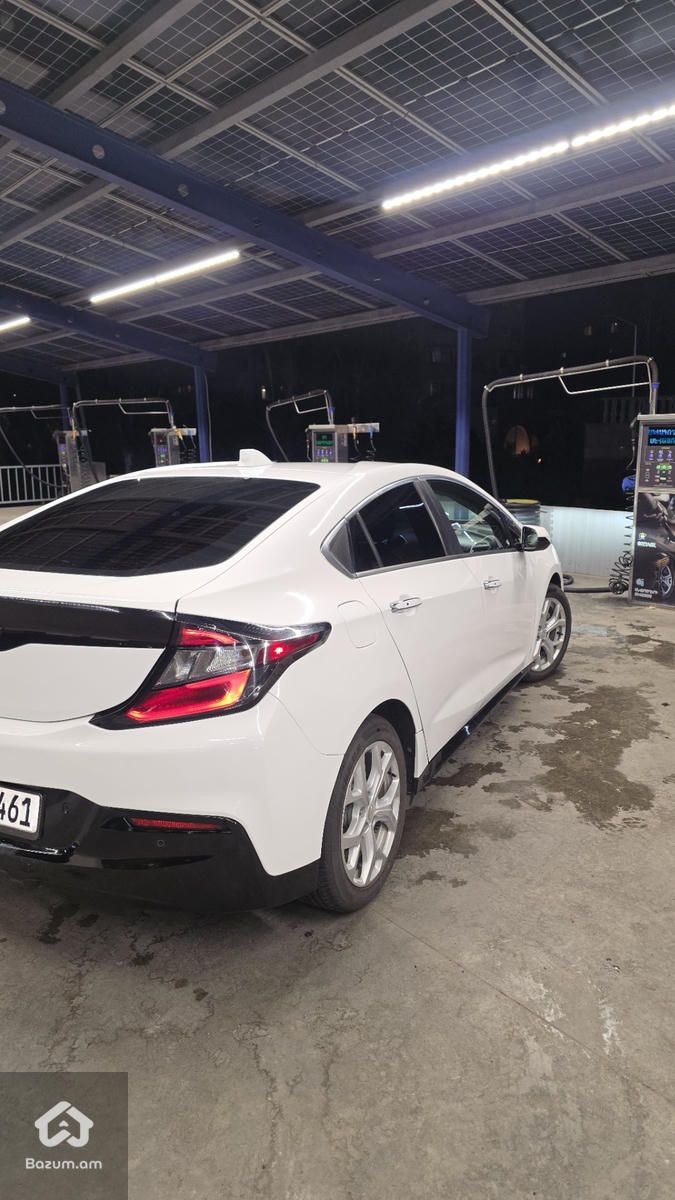 Chevrolet Volt 2017 Premium Plus - image 6