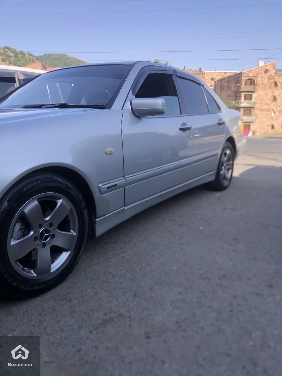 Mercedes-Benz 230 1995 - image 7