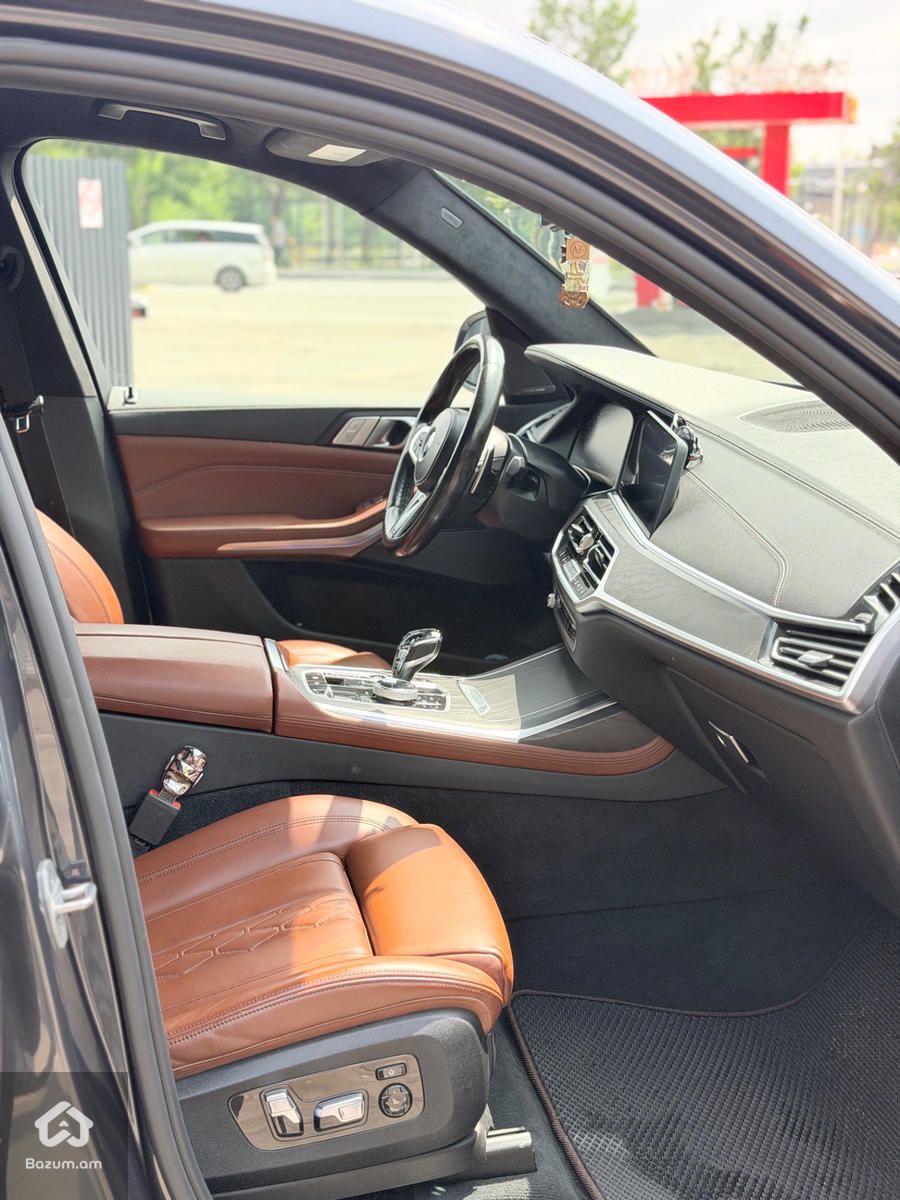 BMW X7 2021 - image 9