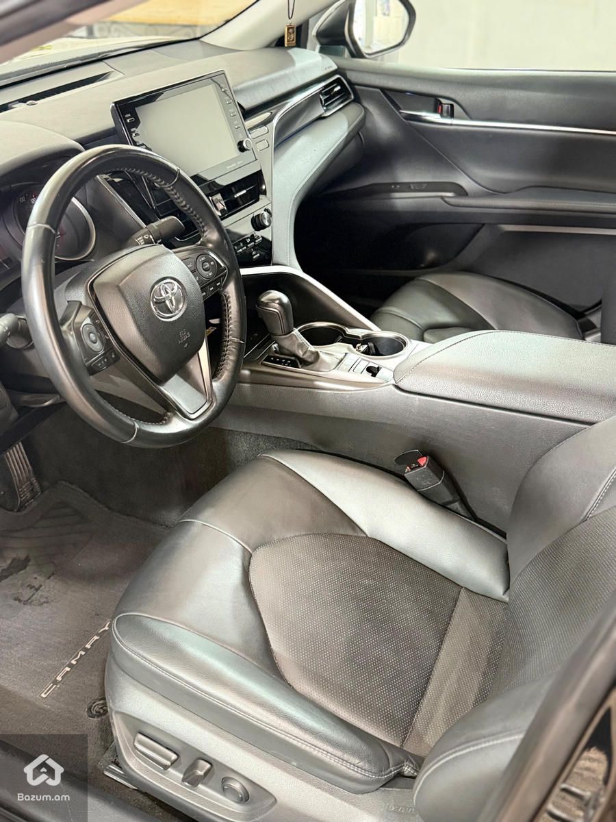 Toyota Camry XSE 2021 - image 8