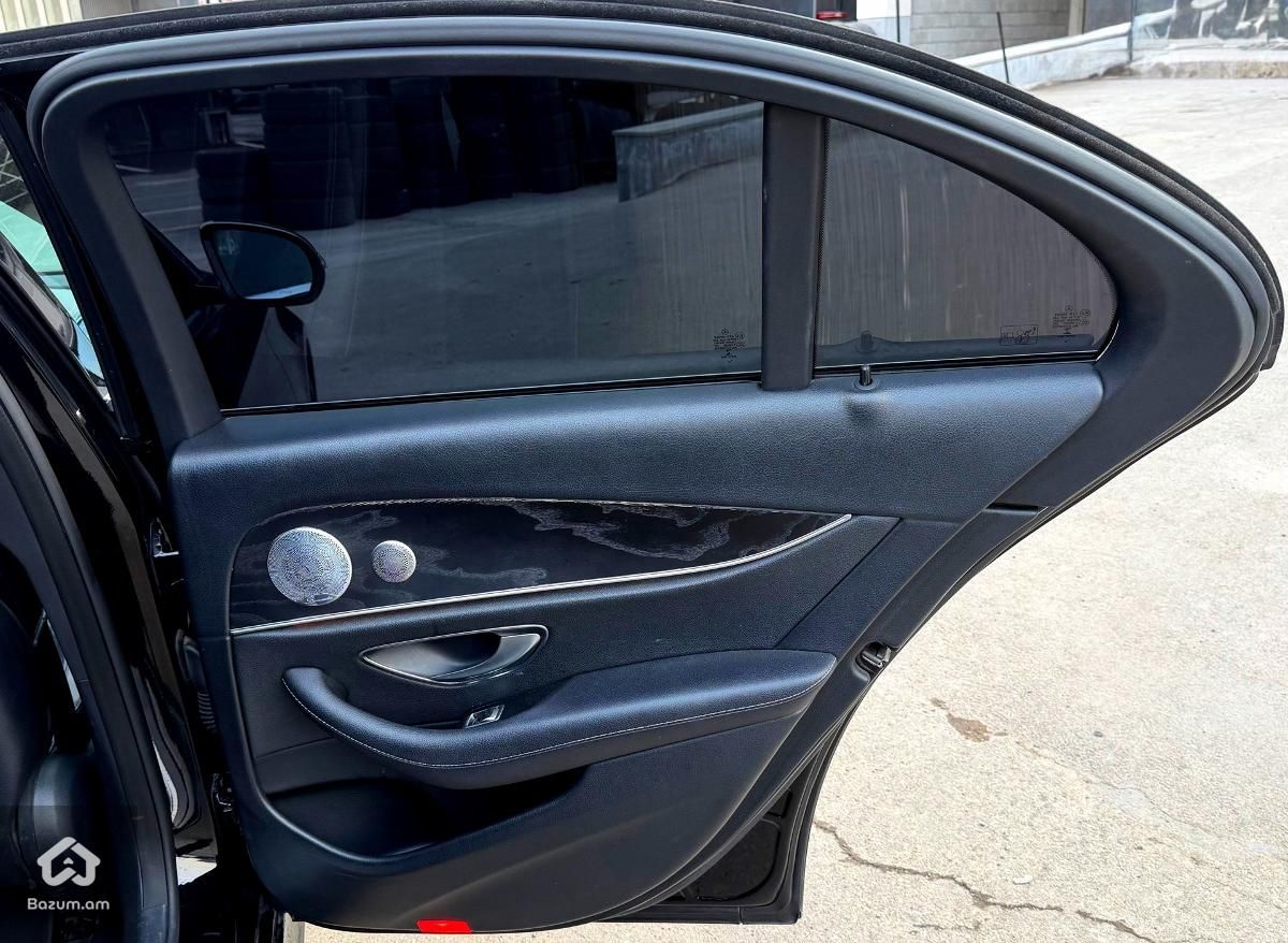 Mercedes Benz E300 - image 16