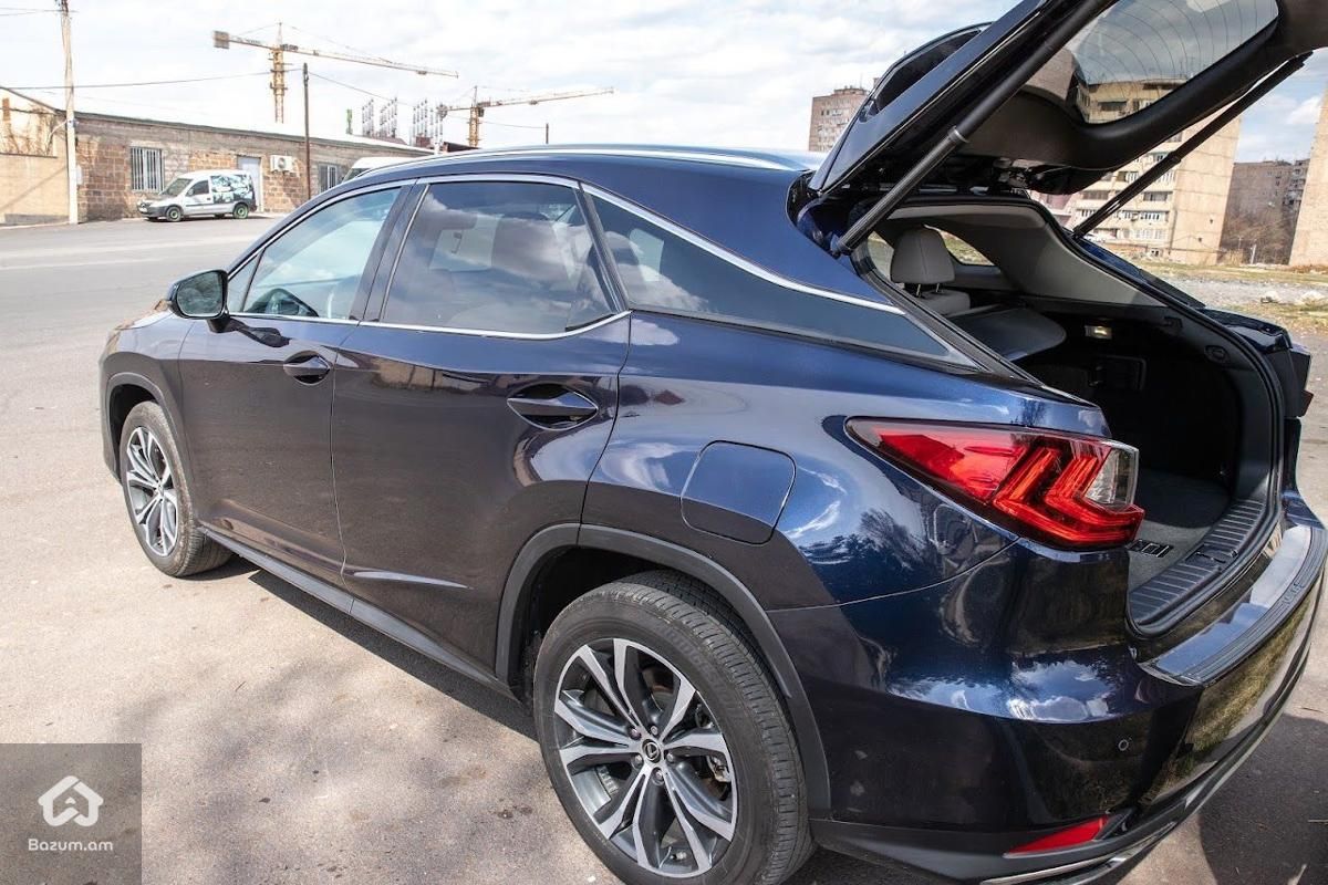 2021 Lexus RX350 - image 9