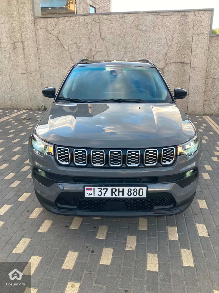 2022 Jeep Compass, Limited 4X4 - image 1