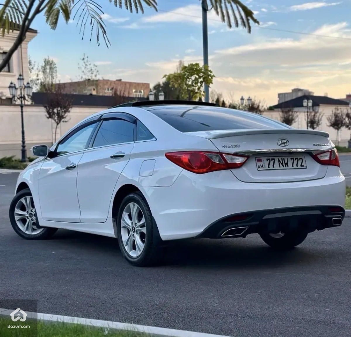 Hyundai Sonata 2010 - image 2