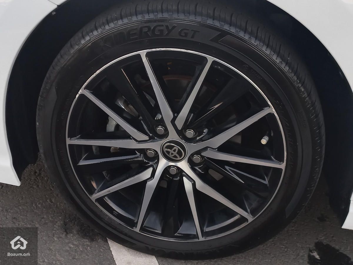 Toyota Camry 2023 - image 7