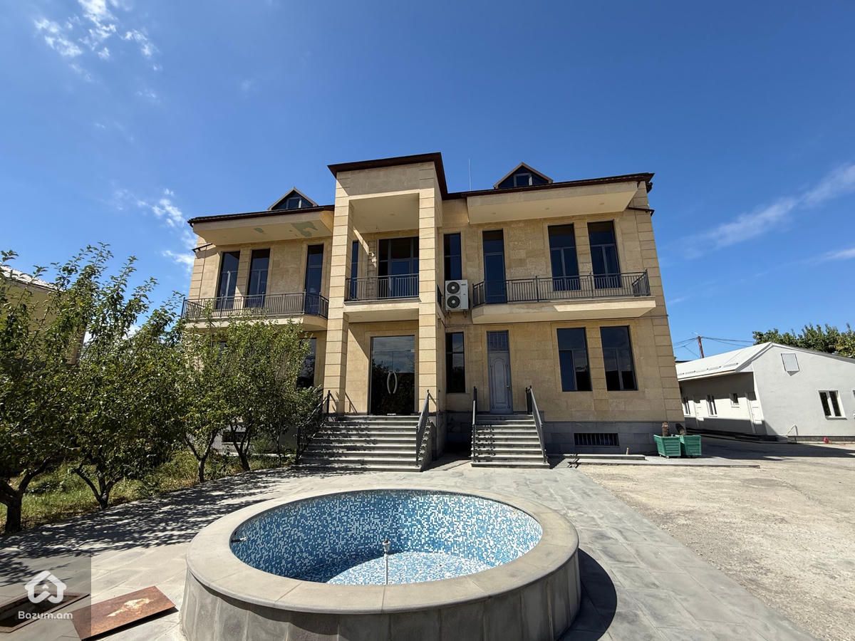  Վարձով է տրվում կոմերցիոն գույք Էրեբունիում Ազատամարտիկների փողոցում  - image 1