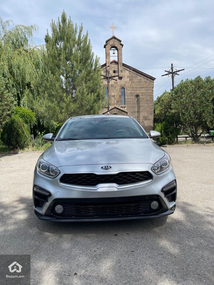 Kia Forte - image 1