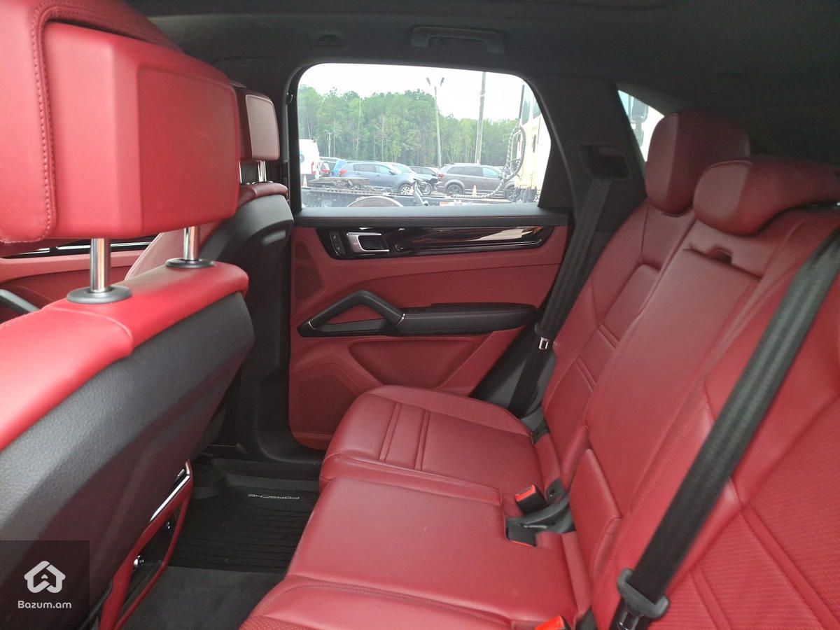 Porsche Cayenne 2023 - image 13