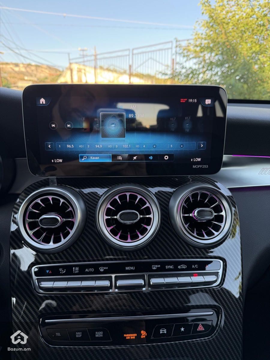 Mercedes Benz GLC300 - image 9