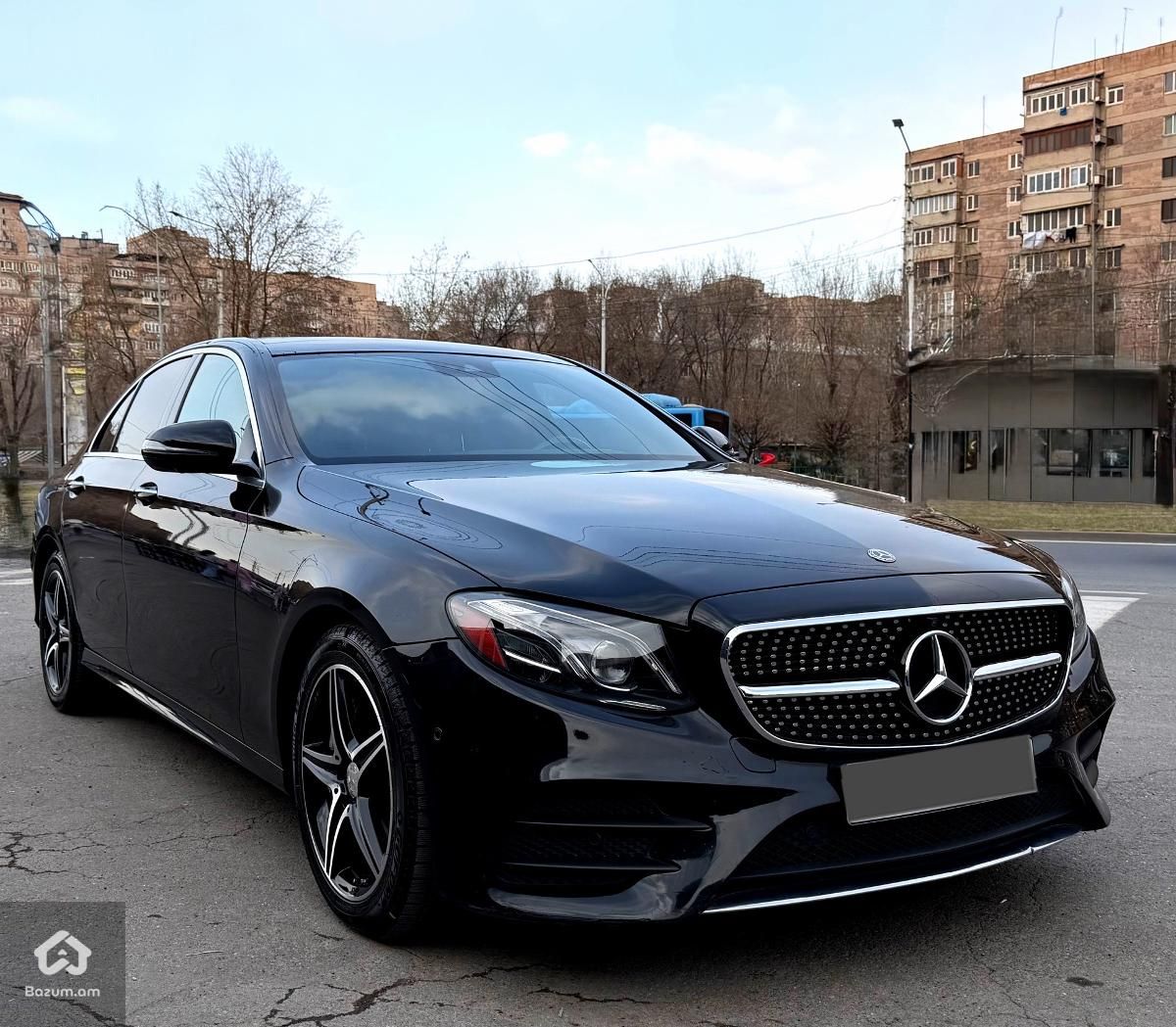 Mercedes Benz E300 - image 4