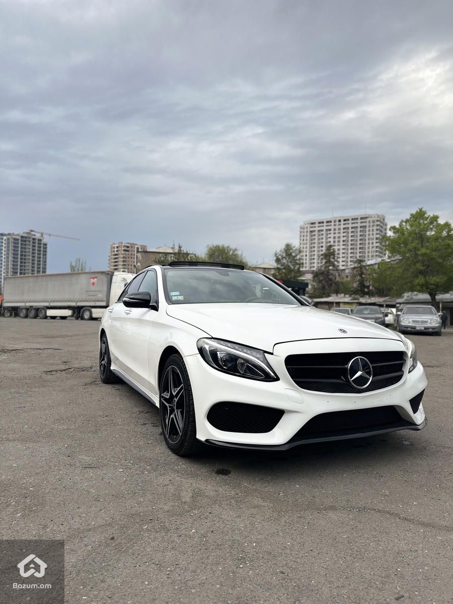Mercedes Benz C300 - image 5