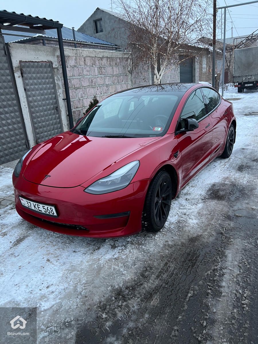 Tesla Model 3 - image 2