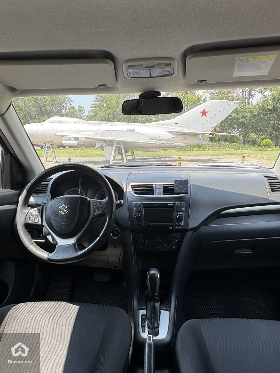 Suzuki Swift 2012 - image 11